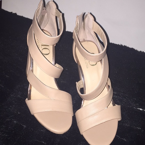 Beige Crossed Heels - Picture 1 of 2